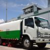 Xe quét đường hút bụi isuzu 8 khối