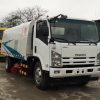 Xe quét đường hút bụi isuzu 8 khối