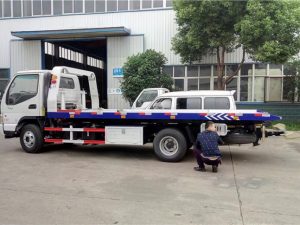 xe cứu hộ giao thông isuzu sàn trượt
