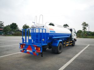 xe phun nước rửa đường tưới cây Huyndai HD800 - 7 khối