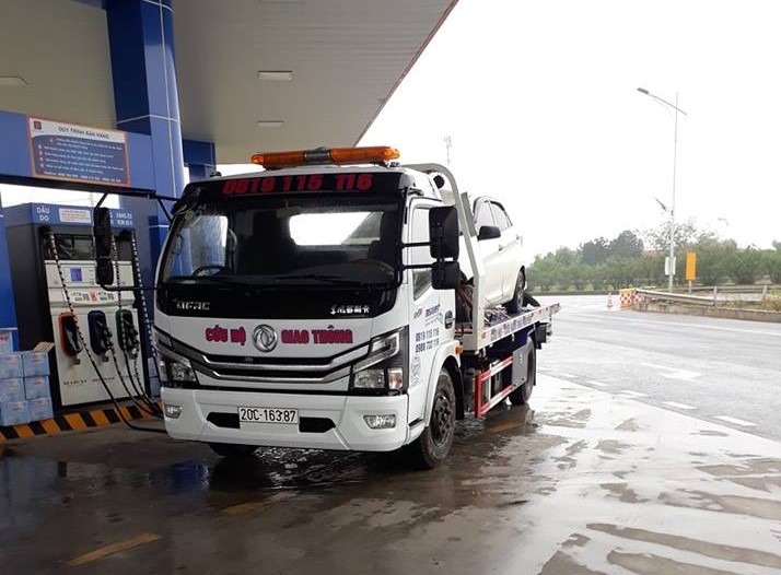 xe cứu hộ giao thông sàn trượt