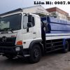 xe phun nước rửa đường hino